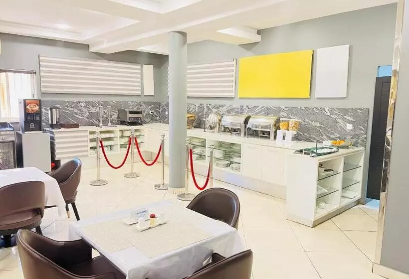 Hotel Amirana
