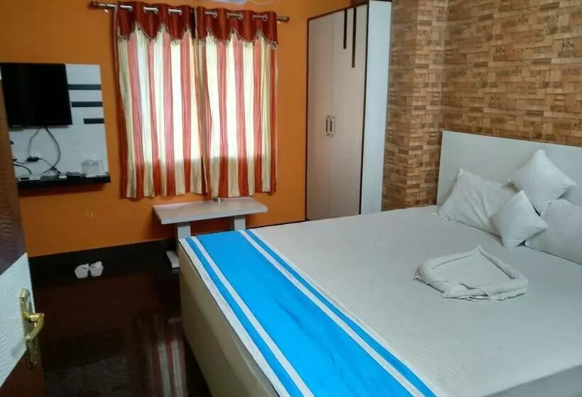 ホテル Kalpana Inn