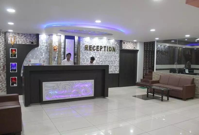 ホテル Kalpana Inn