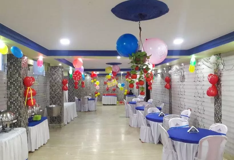 ホテル Kalpana Inn