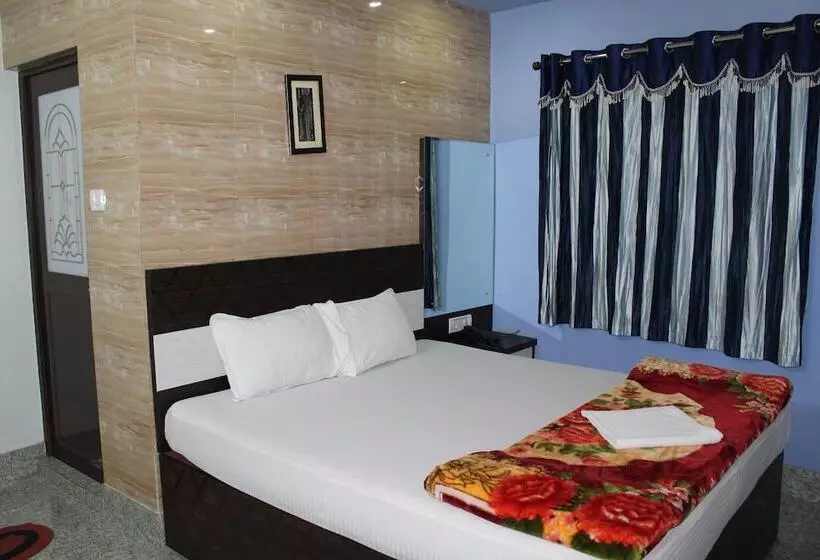 ホテル Kalpana Inn
