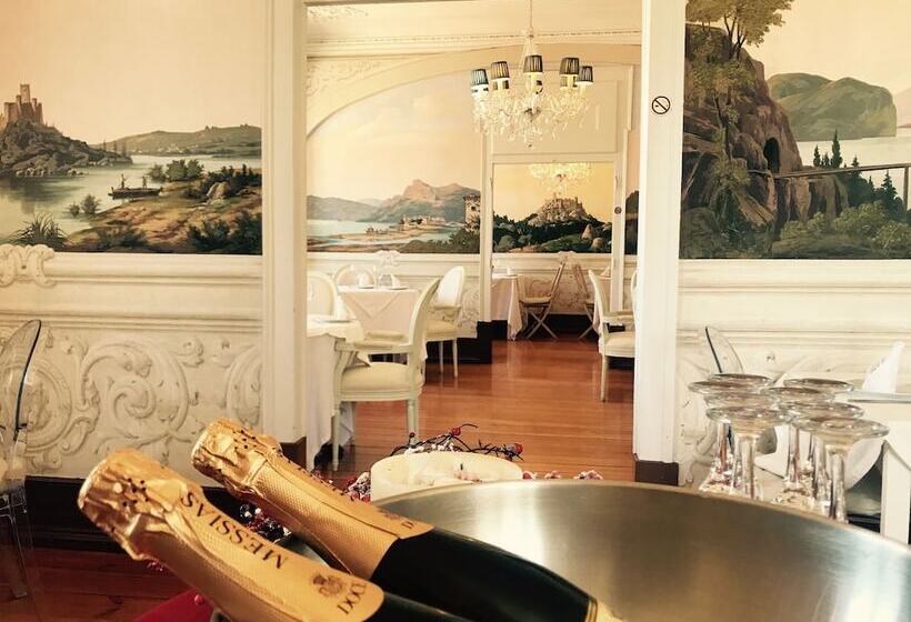 هتل Luxa Charmhouse