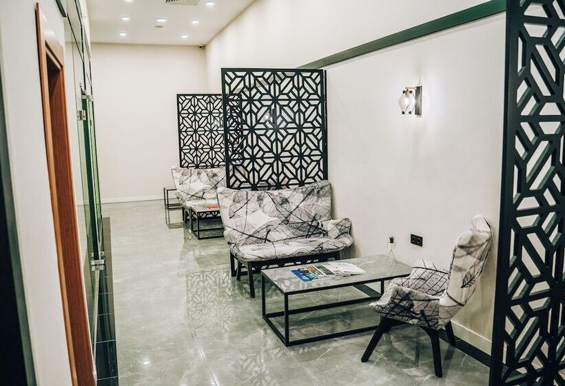 Roof 264 Hotel & Suites