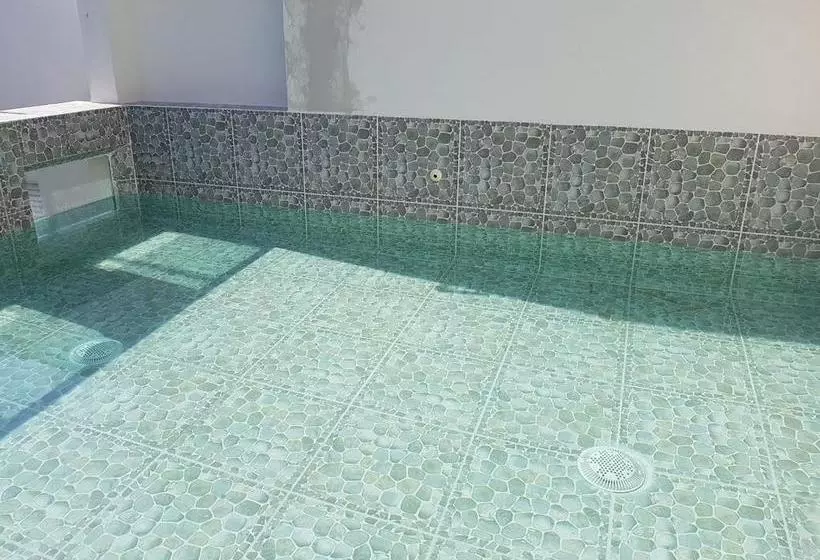 ホテル Condo Saknaj
