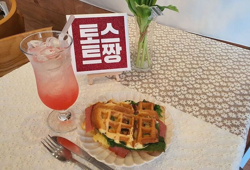 בית מלון כפרי Yeosu Stay