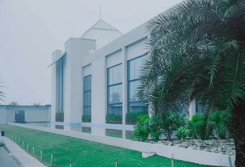 استراحتگاه Tiger Palace By Soaltee