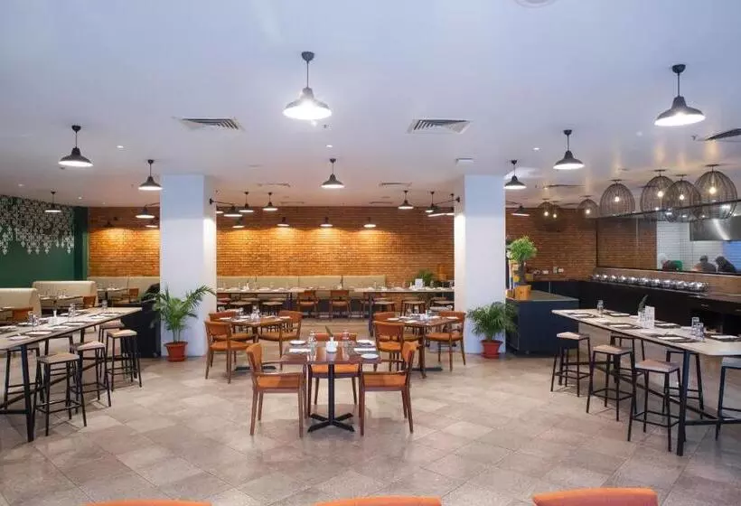 استراحتگاه Tiger Palace By Soaltee