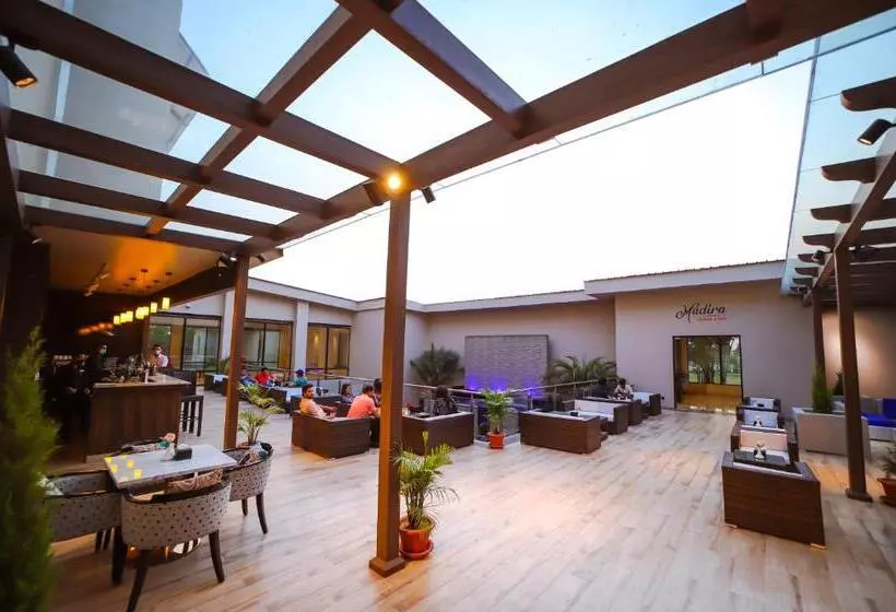 استراحتگاه Tiger Palace By Soaltee