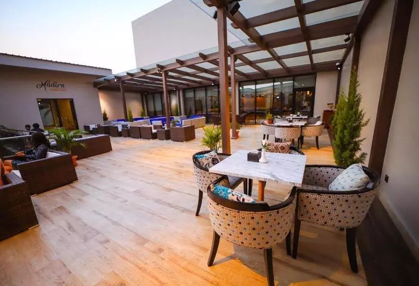 استراحتگاه Tiger Palace By Soaltee