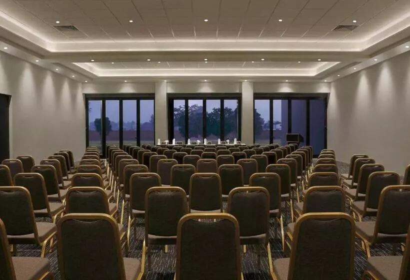 استراحتگاه Tiger Palace By Soaltee