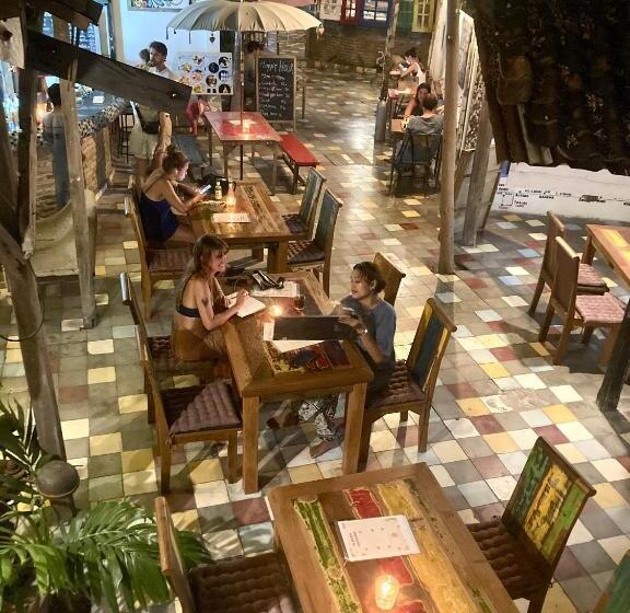 הוסטל La Boheme Bajo