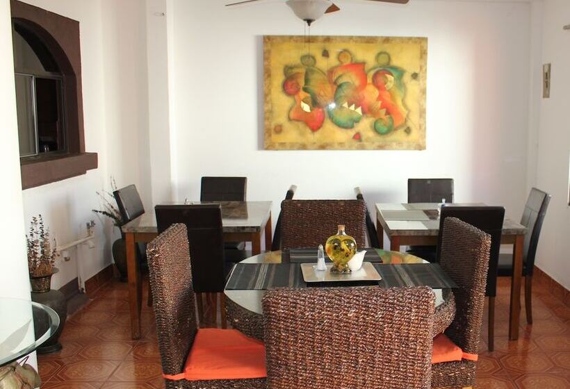 تختخواب و صبحانه Hostal Santo Domingo