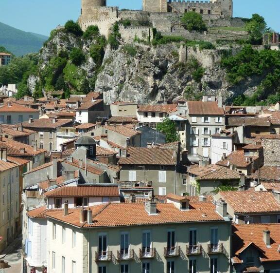 تختخواب و صبحانه La Mirandole