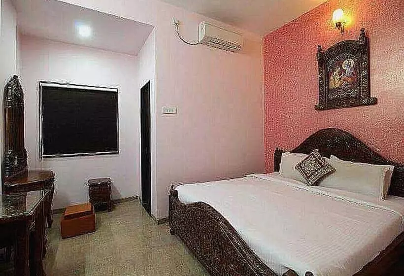 Hotelli Collection O Paradise