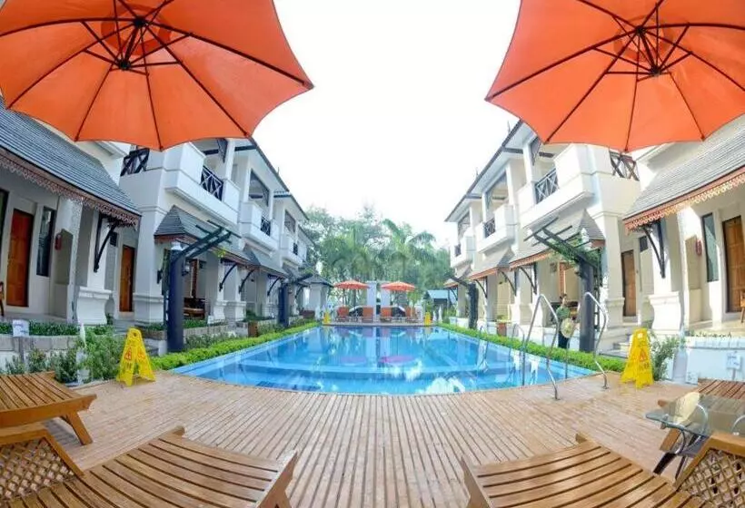 Shwe Taung Tan Hotel   Lake View