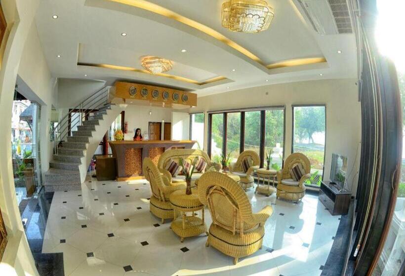 Shwe Taung Tan Hotel   Lake View