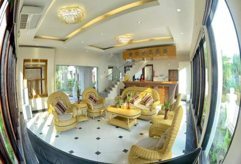 Shwe Taung Tan Hotel   Lake View