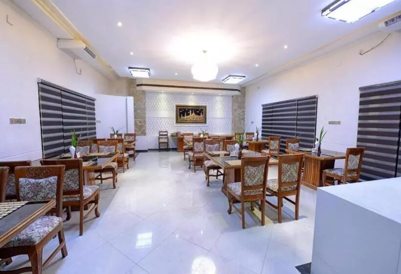 Shwe Taung Tan Hotel   Lake View