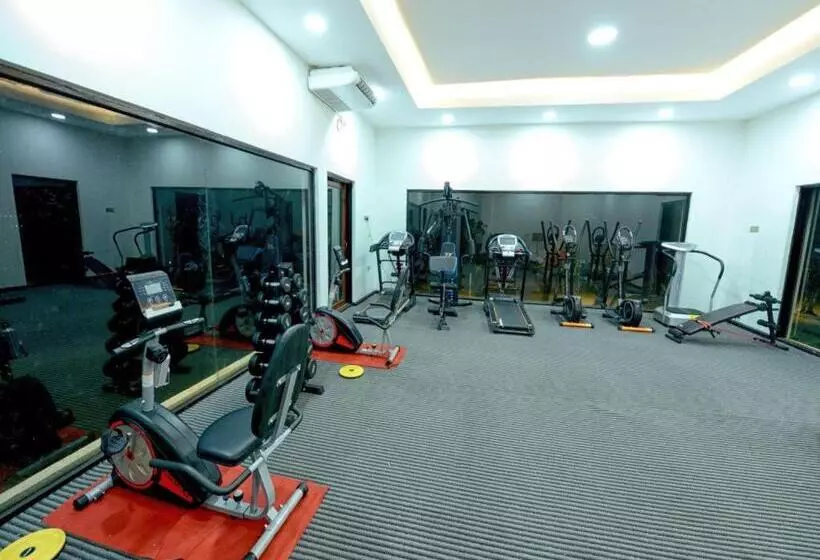 Shwe Taung Tan Hotel   Lake View