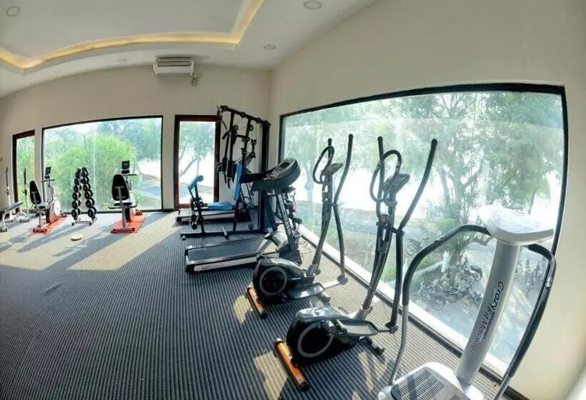 Shwe Taung Tan Hotel   Lake View