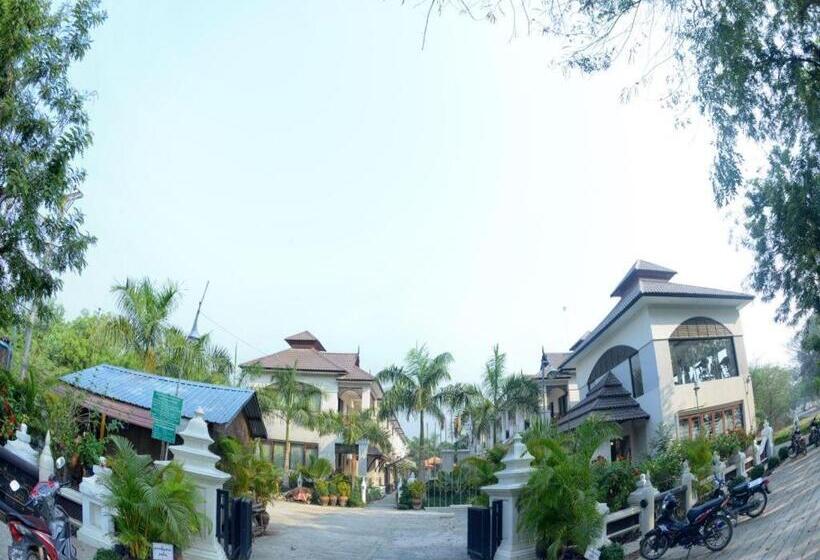 Shwe Taung Tan Hotel   Lake View