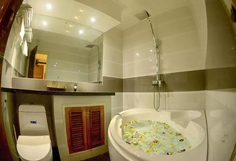 Shwe Taung Tan Hotel   Lake View