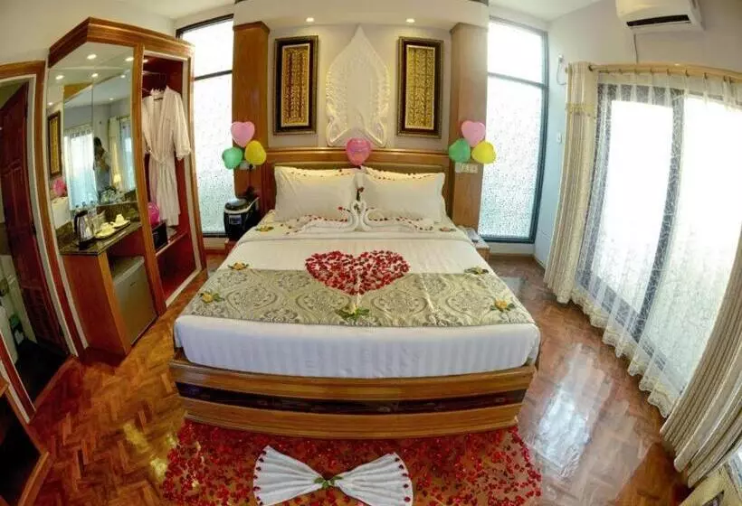 Shwe Taung Tan Hotel   Lake View