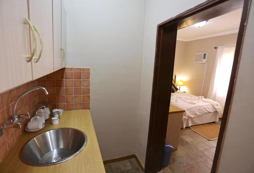 هتل Stoney S Country