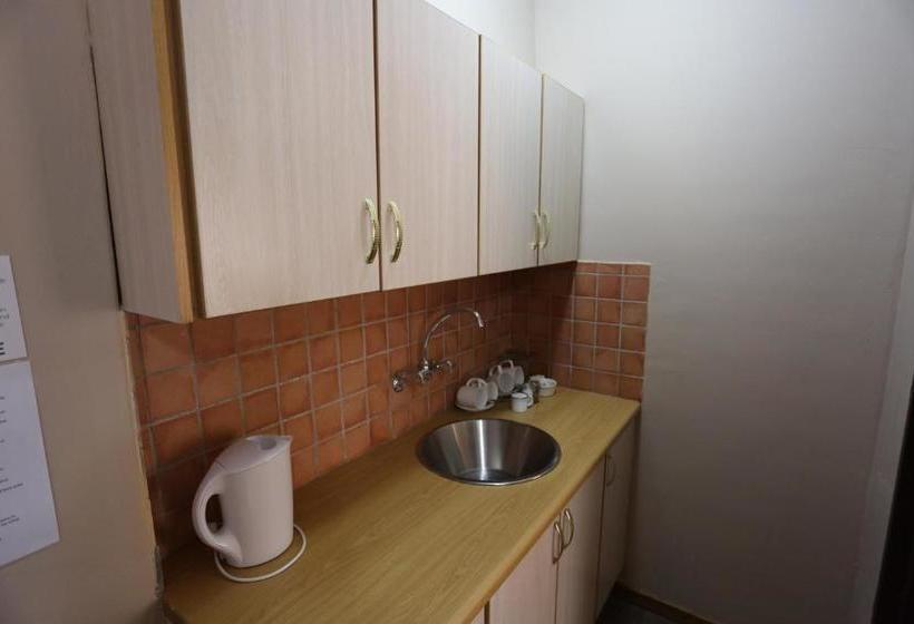 هتل Stoney S Country