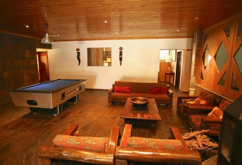 هتل Stoney S Country