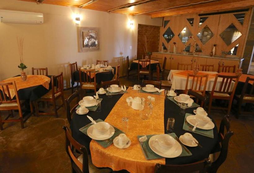 هتل Stoney S Country