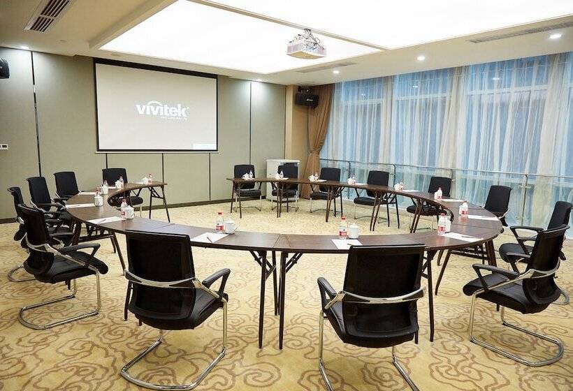 בית מלון כפרי The Thousand Lantern Lake