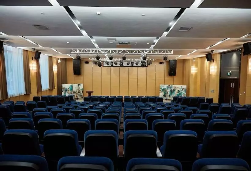 Hotelli The Thousand Lantern Lake