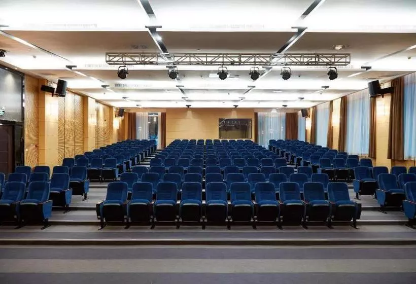 Hotelli The Thousand Lantern Lake