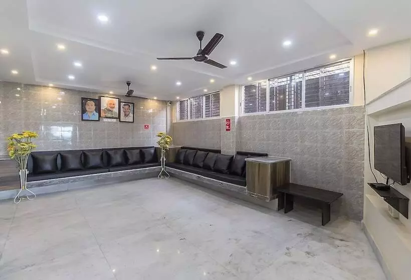 Fabhotel Om Regency