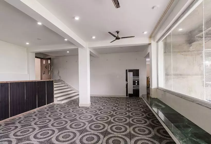Fabhotel Om Regency