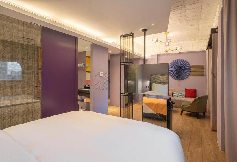 هتل Check Inn Hive