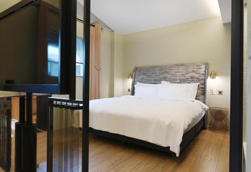 هتل Check Inn Hive