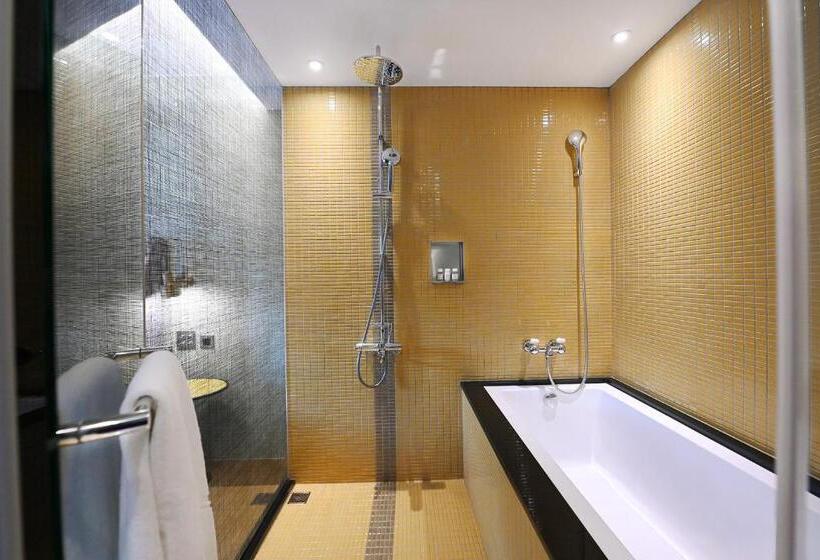 هتل Check Inn Hive