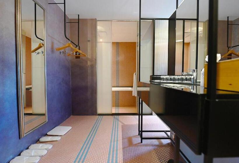 هتل Check Inn Hive