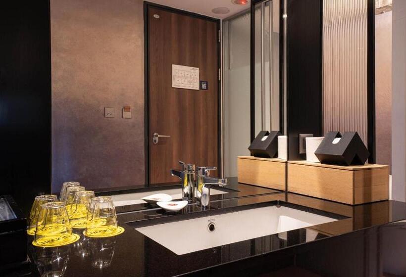 هتل Check Inn Hive