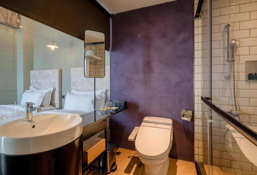 هتل Check Inn Hive