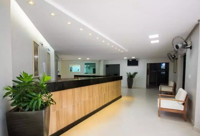 ホテル Equinocios Essential