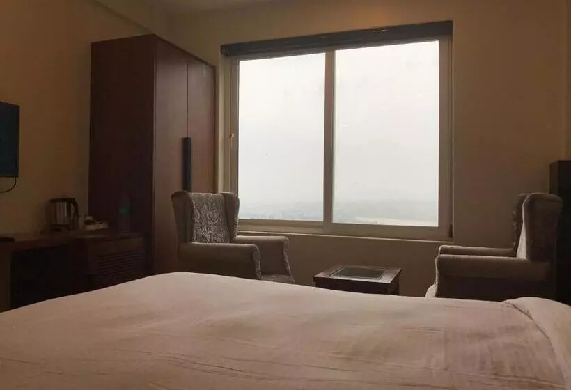 Hotel Holy River
