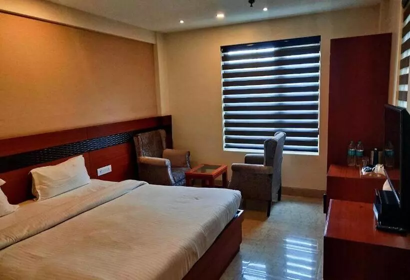 Hotel Holy River