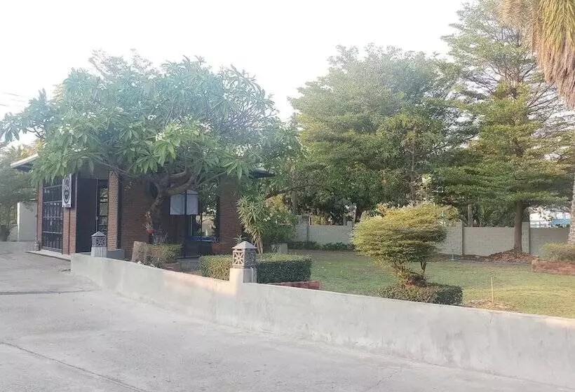هتل Ploy Resort