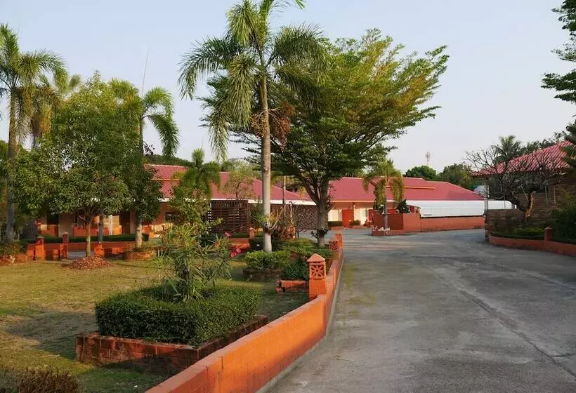 هتل Ploy Resort