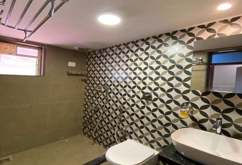 ホテル Sadhana Executive