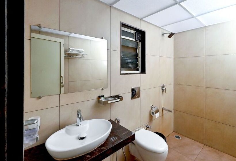 ホテル Sadhana Executive