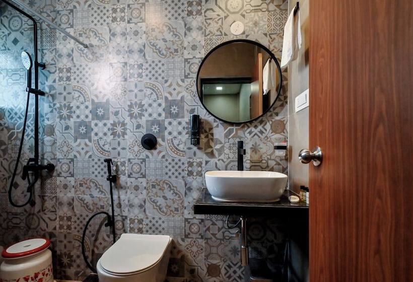 ホテル Sadhana Executive